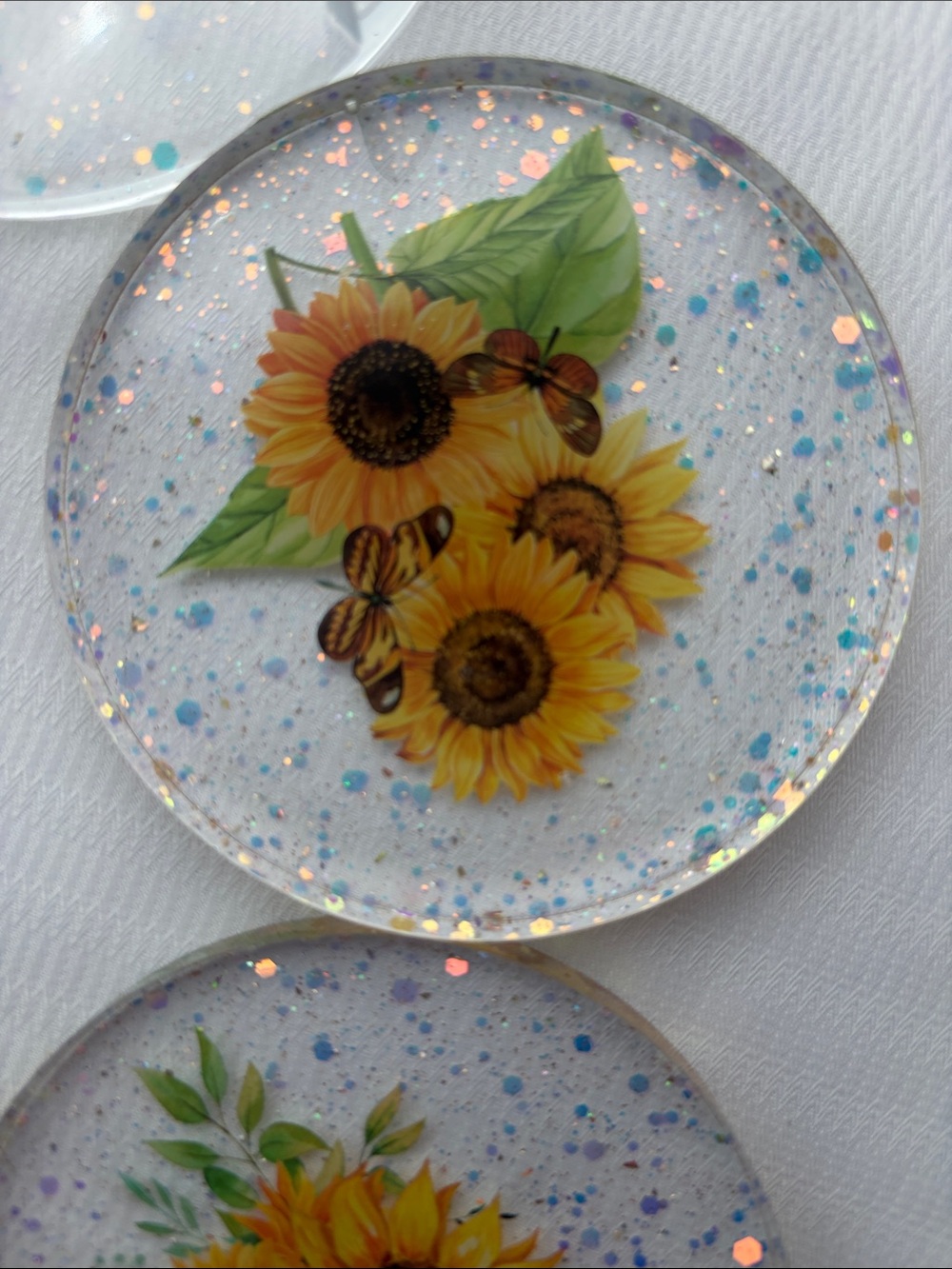 Handmade Set of 5 Sunflower Resin Coasters with Glitter - Picture 3 of 6